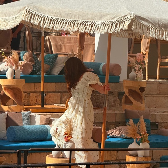 Meet your Posher, Rena - Picture 2 of 2